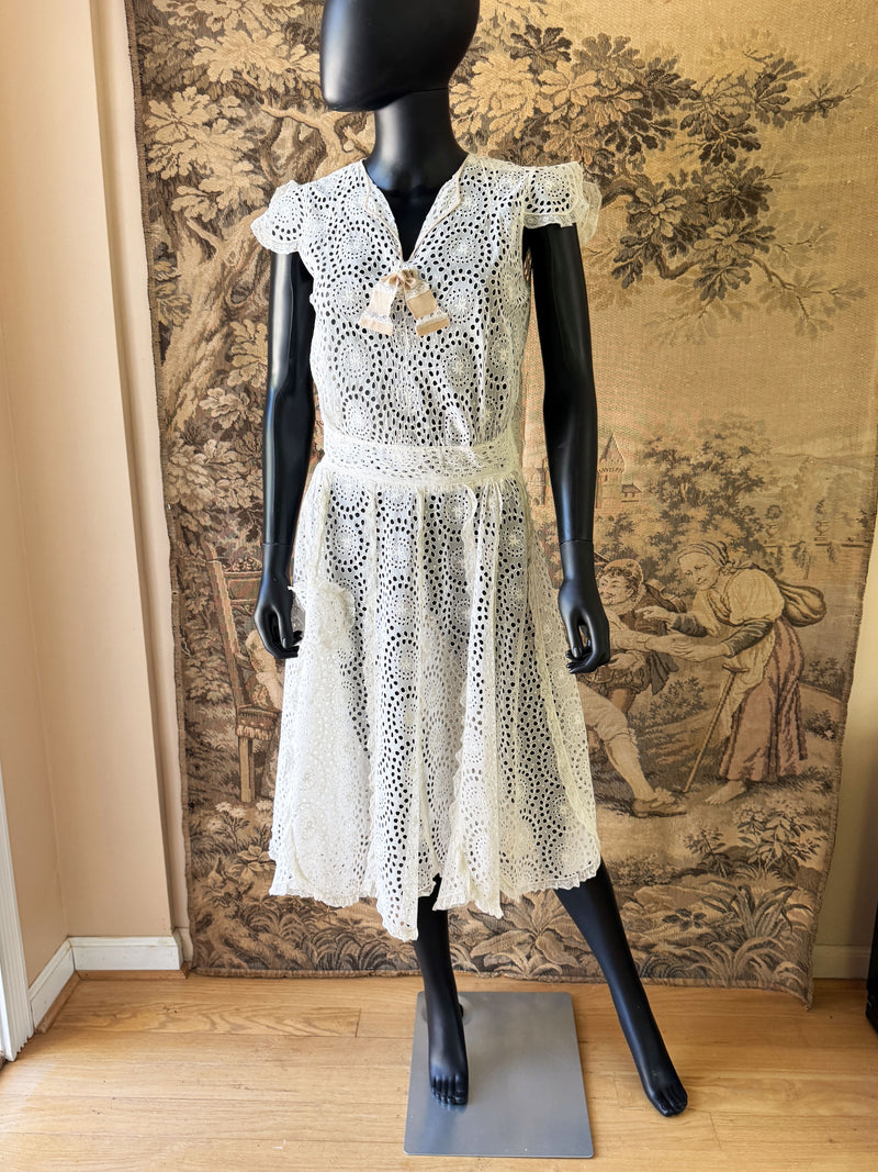 Broderie day dress outlet