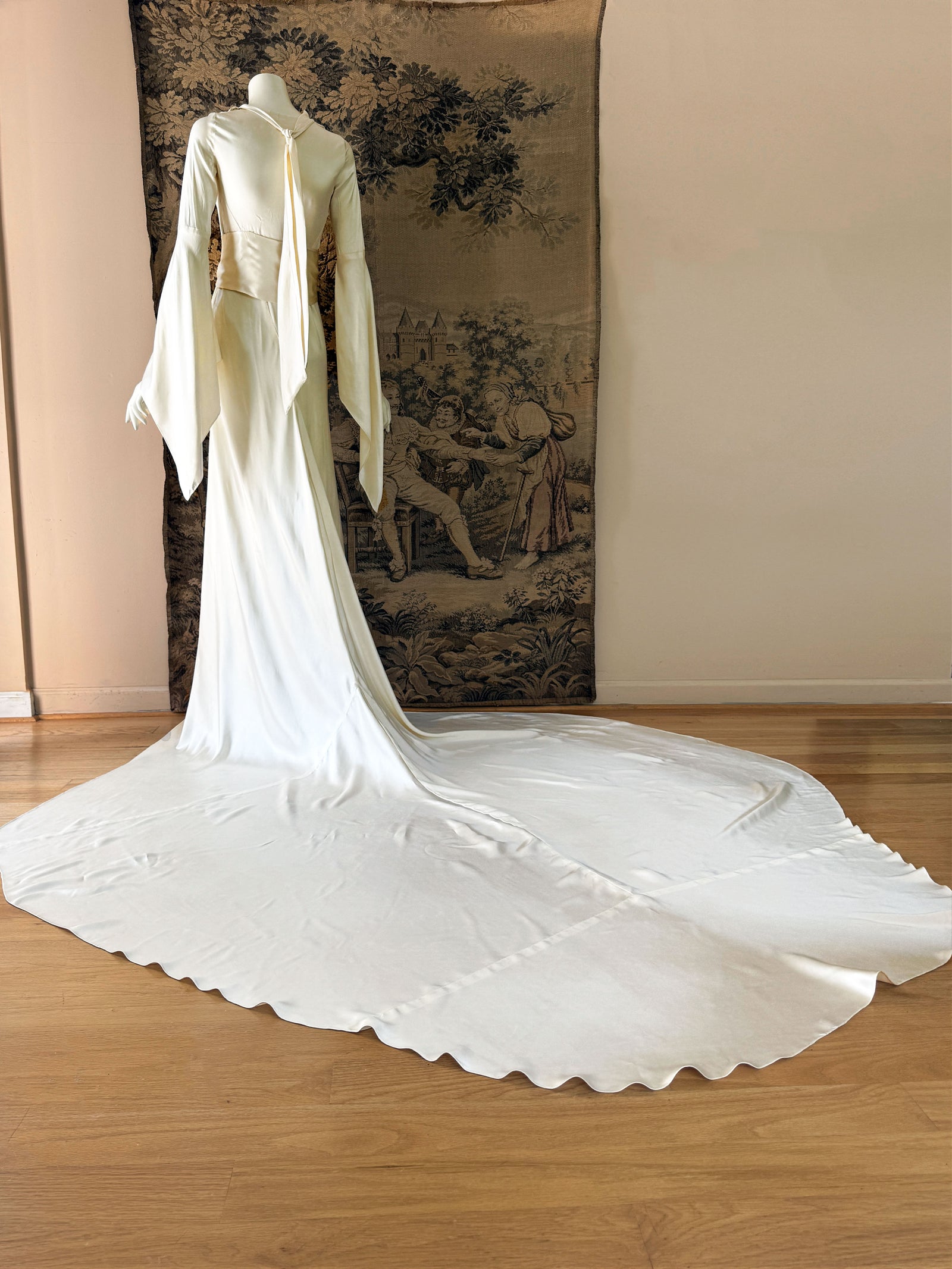 1930s Vionnet Inspired Silk Wedding Dress – Sweet Disorder Vintage 1930s Vionnet Inspired Silk Wedding Dress – Sweet Disorder Vintage
