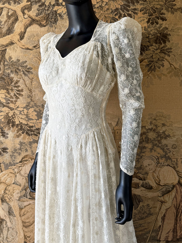 1940s Sweetheart Lace Wedding Dress
