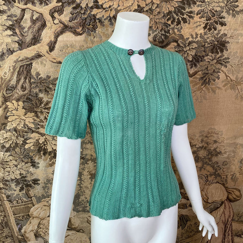 1940s Celadon Green Hand Knit Pullover