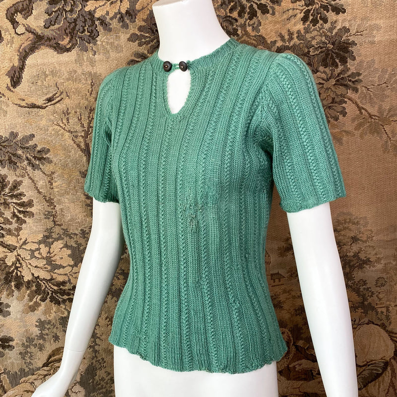 1940s Celadon Green Hand Knit Pullover